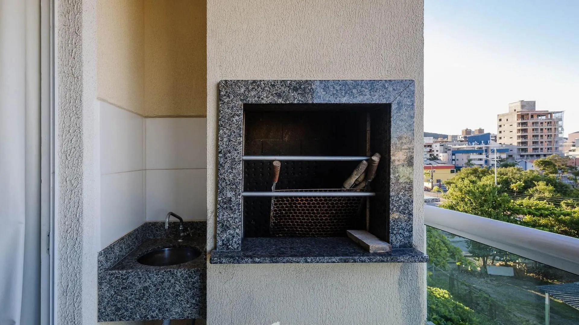 Apto 2Q C/ Churrasq. 400M Praia Can304 Bombinhas Apartamento