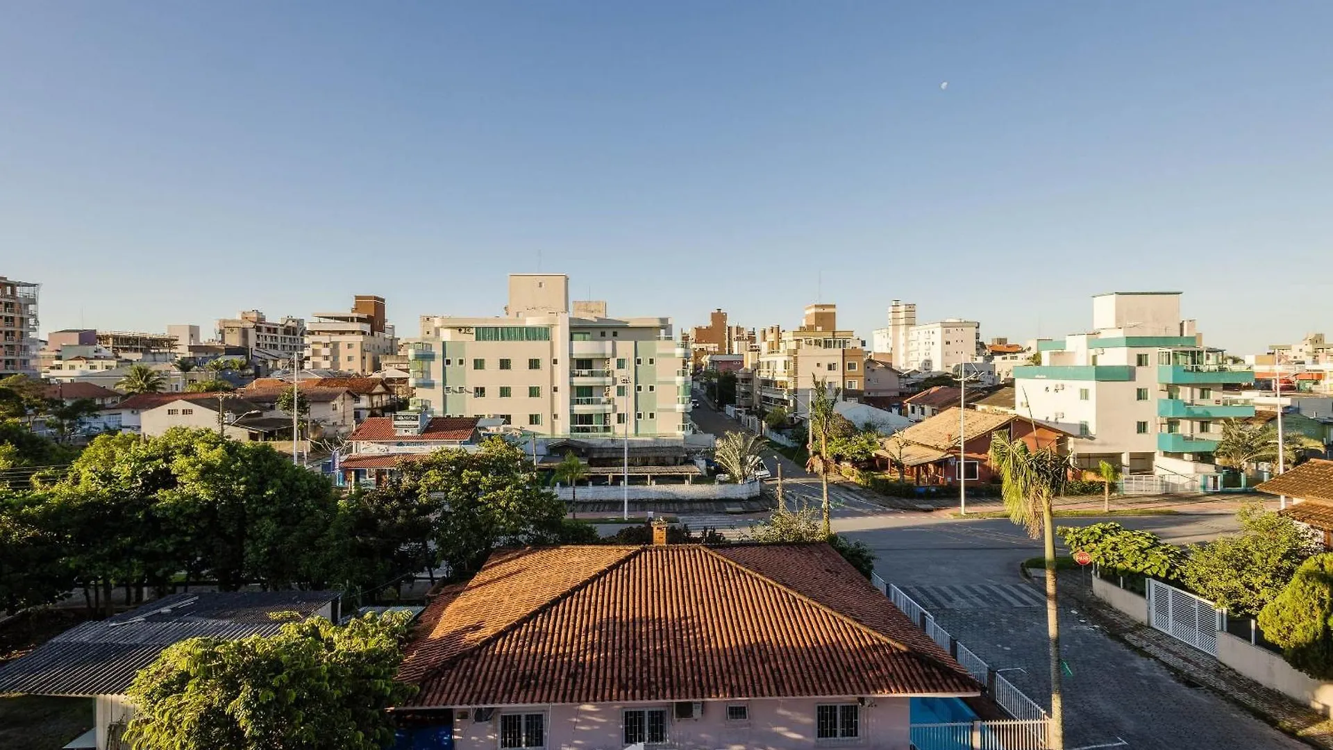 Apto 2Q C/ Churrasq. 400M Praia Can304 Bombinhas 0*,  Brasil