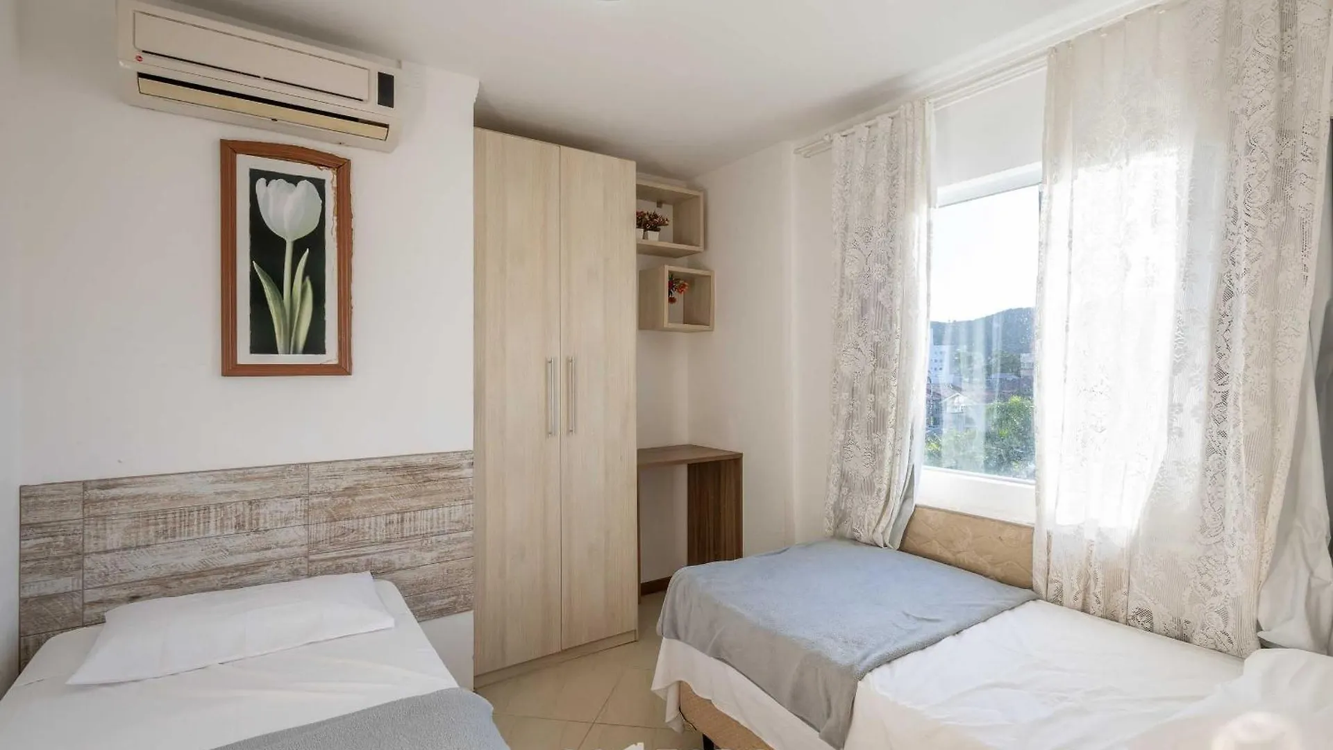 Apto 2Q C/ Churrasq. 400M Praia Can304 Bombinhas Apartamento