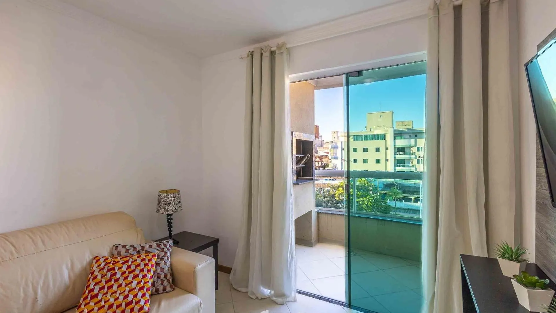 בומבינאס Apto 2Q C/ Churrasq. 400M Praia Can304